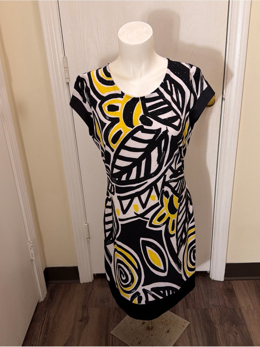 Cache' Women's Floral Geometric Bodycon Dress Lined sparkle Size 12